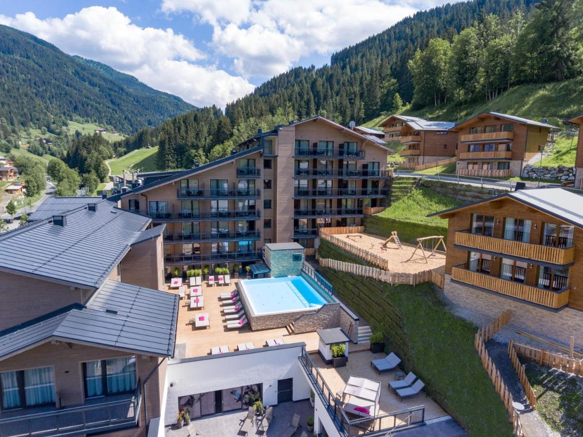 Hotel Adapura Ваграйн Экстерьер фото