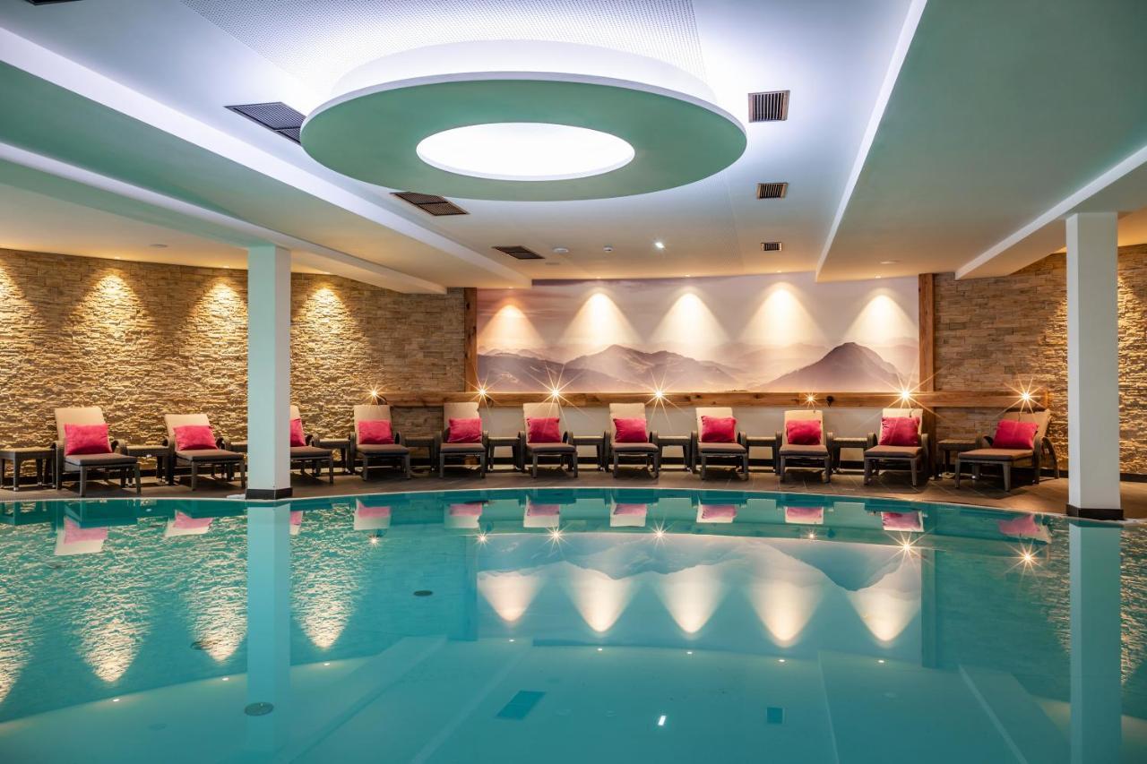 Hotel Adapura Ваграйн Экстерьер фото