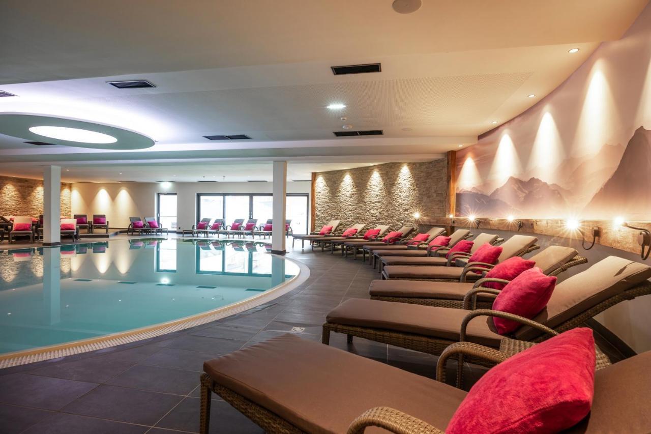Hotel Adapura Ваграйн Экстерьер фото
