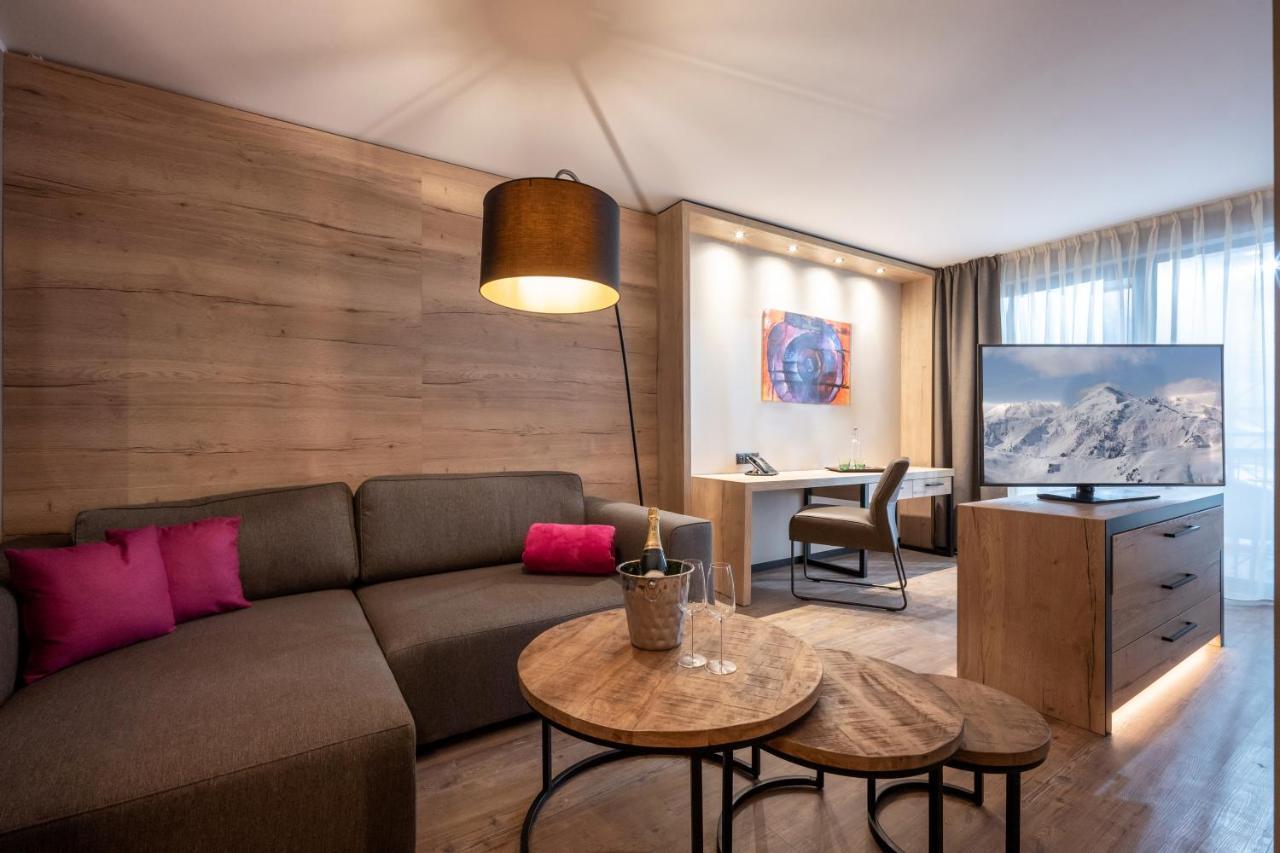 Hotel Adapura Ваграйн Экстерьер фото
